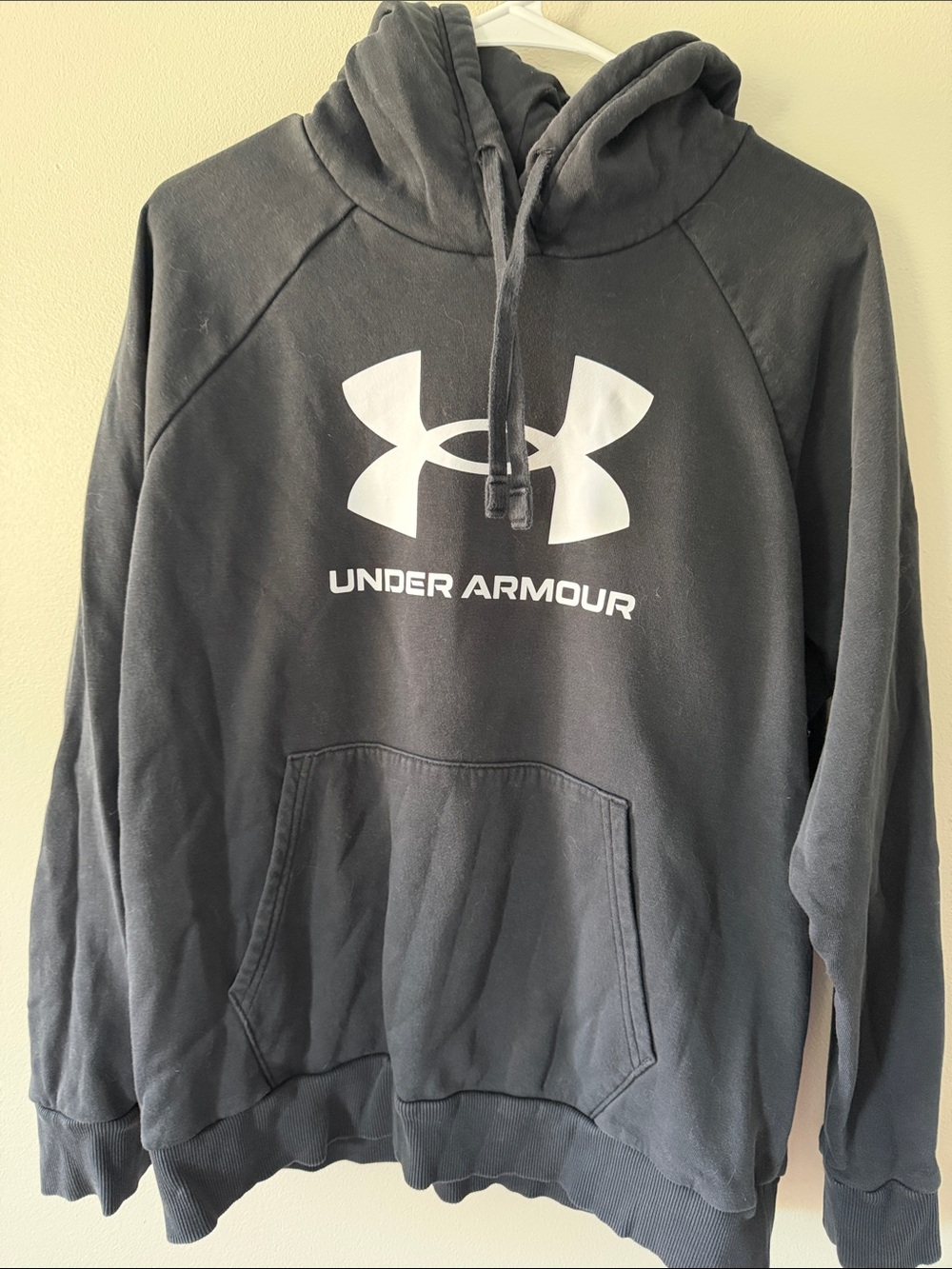 Under Armour Black Athletic Hoodie- L